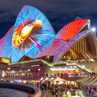 VIVID Sydney Landmark Cruise with food & bottomless drinks! 4