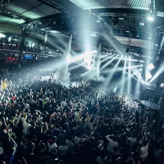 Code 155. Opening Party en Fabrik 4