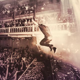 150 presenta Headhunterz en Fabrik 3