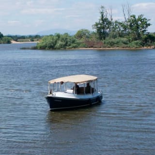 Enoturismo com passeio de barco: visita a adega e almoço 3