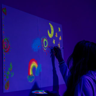 Draw In The Sky: “The Drink and Draw Inmersive Experience” 2