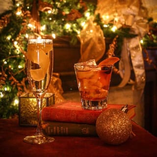 The Christmas Inn: Holidays on Hubbard Pop Up 5