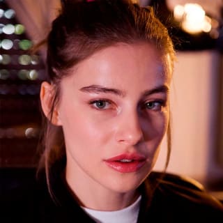Ekho: Anfisa Letyago en La Riviera 1