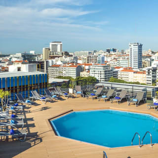 Highview Rooftop Bar: almoço com acesso à piscina e vista 360º 2