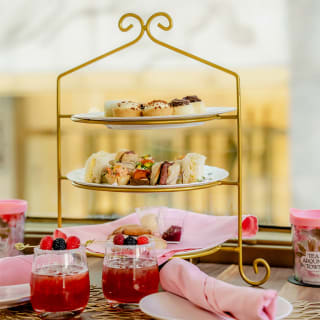 Tea Around Town: Afternoon Tea Bus Tour in NYC 5