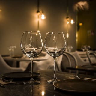Celebra SAN VALENTÍN en El Escondite de Villanueva 1