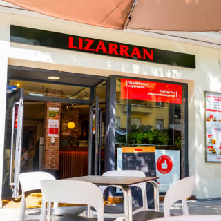 Dobles de cerveza y picoteo para 2 en Lizarran 2