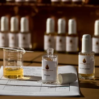 Studio des Parfums : Crée ta fragrance parmi 100 notes de Grasse 1