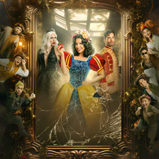 Snow White and the Mirror of the World 1