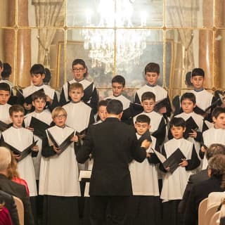 Gran concierto benéfico de Navidad de L'Escolania de Montserrat + menú en El Palace Barcelona