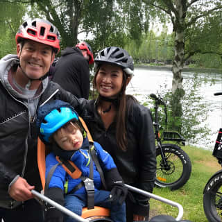 3 Hours Electric Bike Tour of Seattle's Waterways, Nature and Neighborhoods