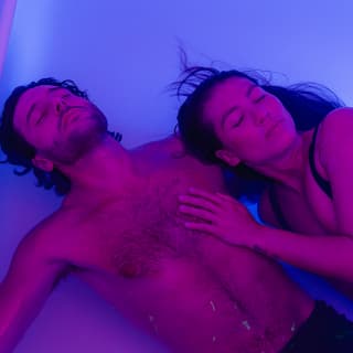 ﻿Relaxing floatation session, solo or duo