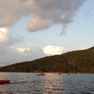 Nickajack Bat Cave Kayak Tour with Chattanooga Guided Adventures