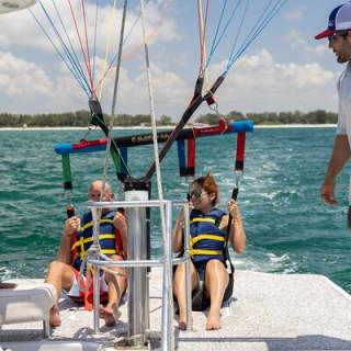 90-Minute Parasailing Adventure Above Anna Maria Island, FL