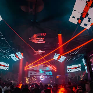 Miami Night: the Ultimate Nightclub Experience