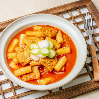 The Hyundai CH 1985: Tteokbokki & Tuna Gimbap Cooking Class