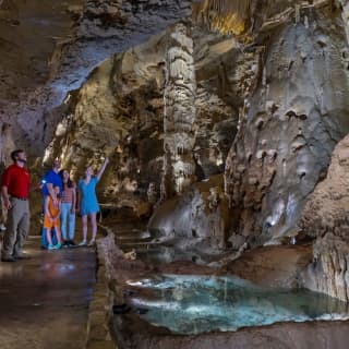 Natural Bridge Caverns: Discovery Tour