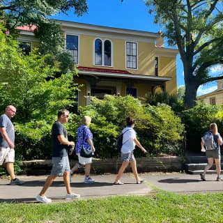 History and Architecture Walking Tour 