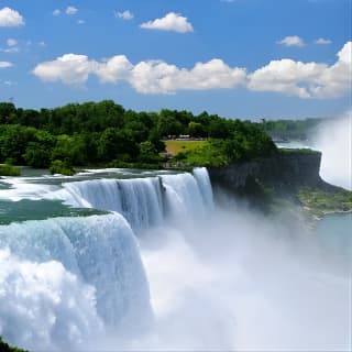 Day-Trip from Toronto to Niagara Falls with Falls Boat Ride