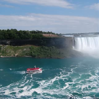 Day-Trip from Toronto to Niagara Falls with Falls Boat Ride