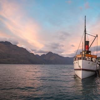 Dinner at Walter Peak High Country Farm and Cruise from Queenstown