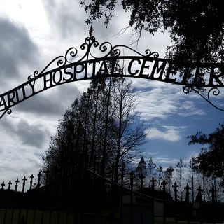 Cemetery and Ghost BYOB Bus Tour in New Orleans