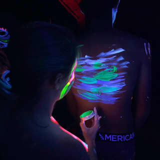 UV Body Painting class for couples in new york