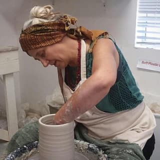 2- Hour Pottery Workshop and Studio Tour in Ojai