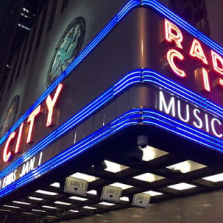 Christmas Spectacular Starring the Radio City Rockettes+St Patrick's Cathedral 