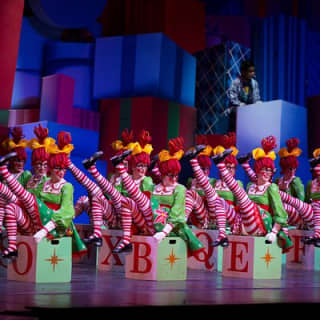 Christmas Spectacular Starring the Radio City Rockettes+St Patrick's Cathedral 