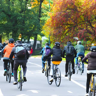 Scenic Manhattan Highlights Bike Tour (English or German)