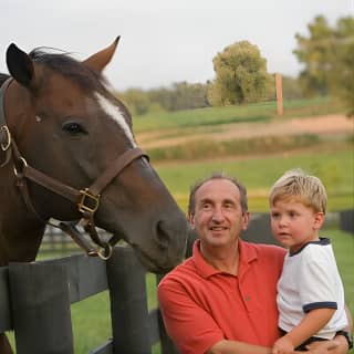 Half-Day Thoroughbred Horse Farm Tour in Kentucky