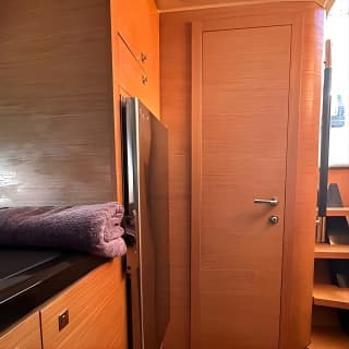 36 Ft Boat with Cabin and Bathroom, Champagne included. 