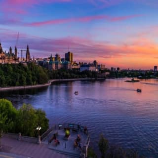 Ottawa Night Tour + Parliament Hill Light Show