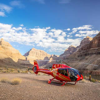 Grand Canyon: Helicopter Tour with Canyon Floor Landing + Champagne