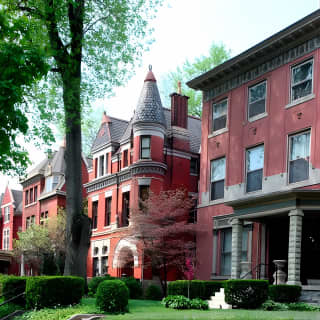 Old Louisville Walking Tour Recommended by The New York Times! @ 4th and Ormsby