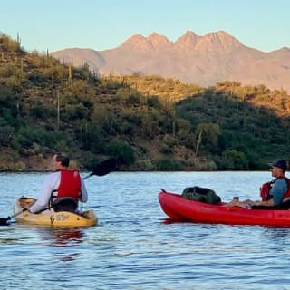 2.5 Hours Guided Kayaking and Paddle Boarding on Saguaro Lake