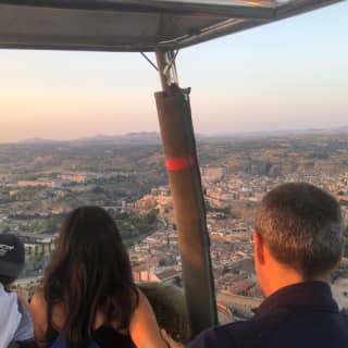 Vuelo en globo con desayuno y cava en Toledo