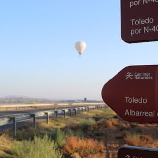 Vuelo en globo con desayuno y cava en Toledo