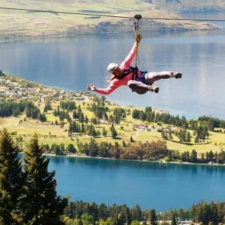 Small-Group Zipline Adventure in Queenstown