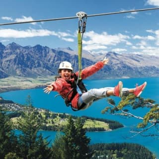 Small-Group Zipline Adventure in Queenstown