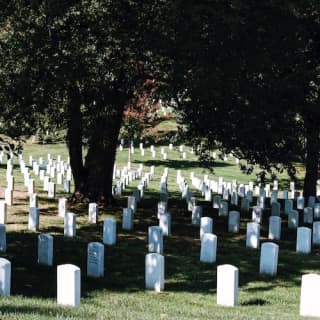 Arlington Cemetery & Smithsonian National Museum of American History Guided Tour