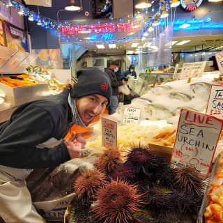 Savor the Sea: Guided Seafood Tasting at Pike Place Ma