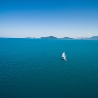 Walk, Sail and Snorkel: Great Barrier Reef & Green Island Tour