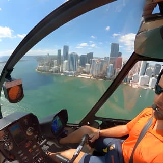 Deluxe Miami Helicopter Tour: Beaches, Skyline, and More