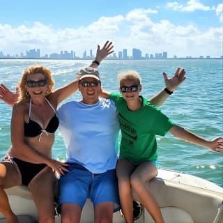 Fully Private Speed Boat Tours, VIP-style Miami Speedboat Tour of Star Island!