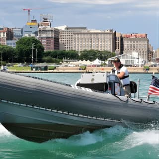 Small-Group Sightseeing Boat Tour in Chicago