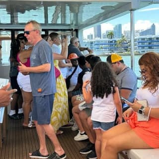 Miami and Bayside 90 min Cruise of Celebrity Islands 