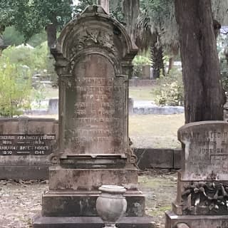 1-Hour Bonaventure Cemetery Golf Cart Guided Tour in Savannah 