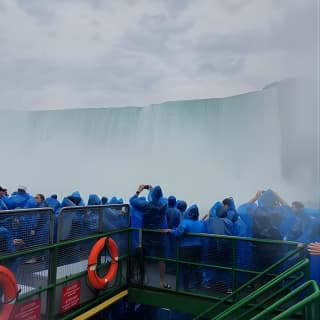 From Toronto: Niagara Falls Day Tour with Optional Boat Cruise